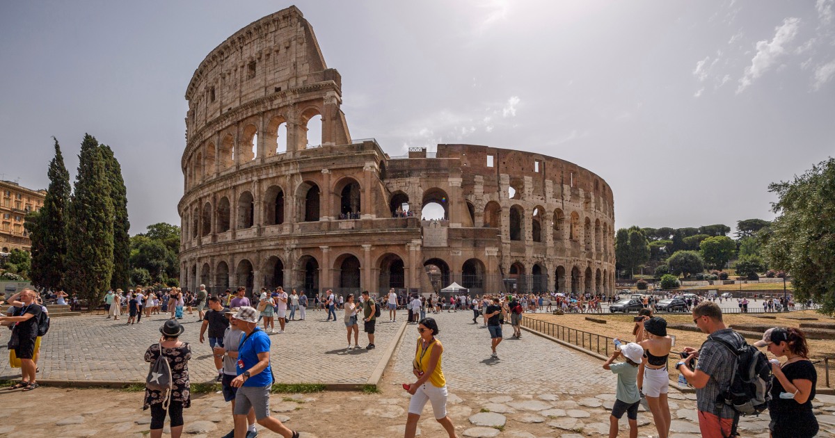 "Revolutionizing Travel: The Impact of AI Technology"
