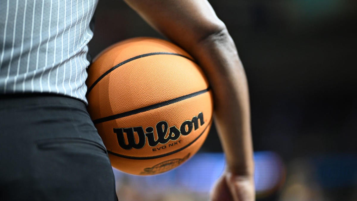 Featured image for "South Carolina vs. Oregon State: NCAA Women's Tournament Elite Eight Tip-Off and Live Updates"