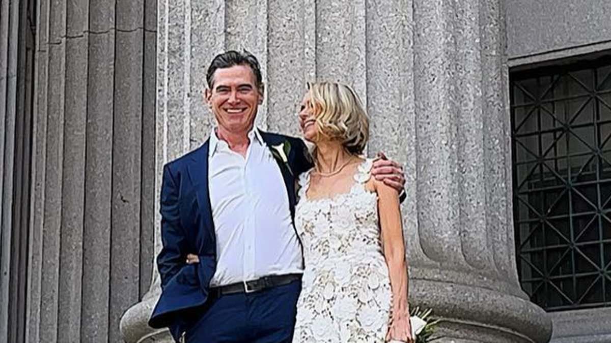 Featured image for Naomi Watts Discusses Surprise Courthouse Wedding to Billy Crudup