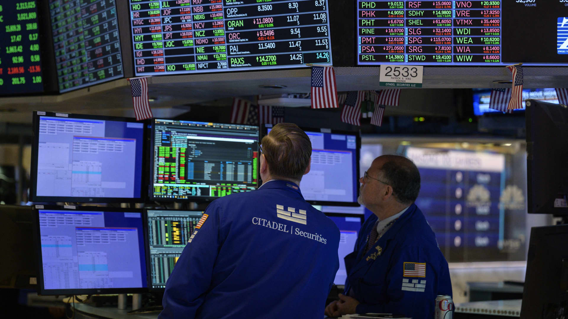 "Unconventional Stock Strategies: Winning Regardless of the Fed or Bonds"
