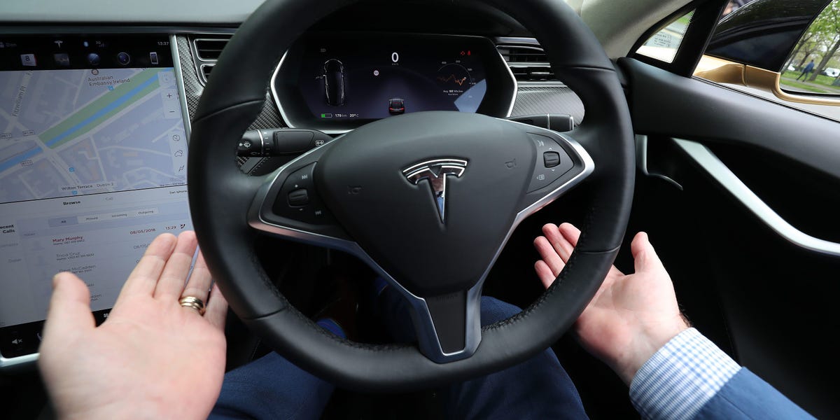"Fatal Tesla Crash Raises Concerns Over Full Self-Driving Safety"