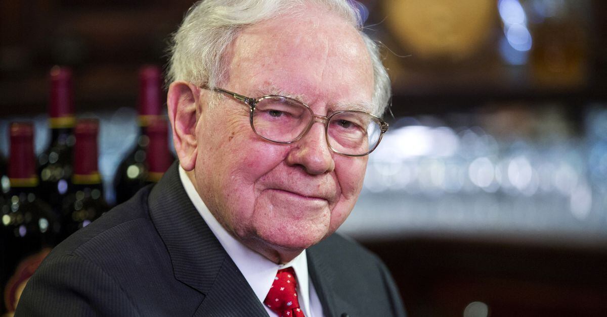 Biden's Banking Crisis: Buffett in Talks, Regulators Criticized, and Widespread Failures Highlight Incompetence.
