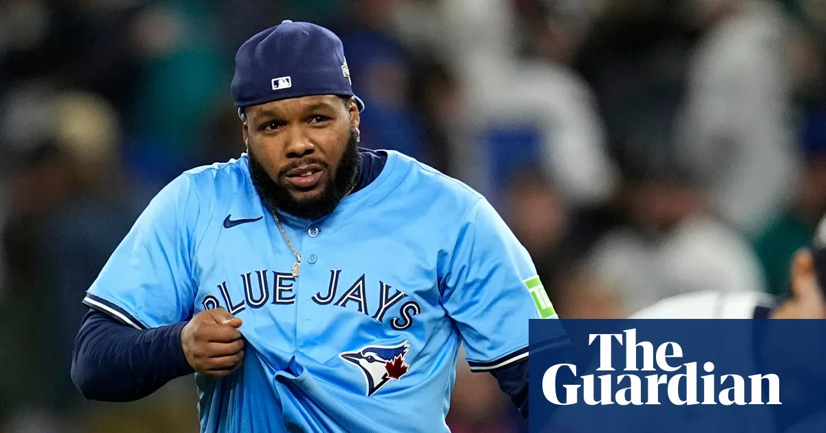 Blue Jays power past Mariners to take ALCS lead