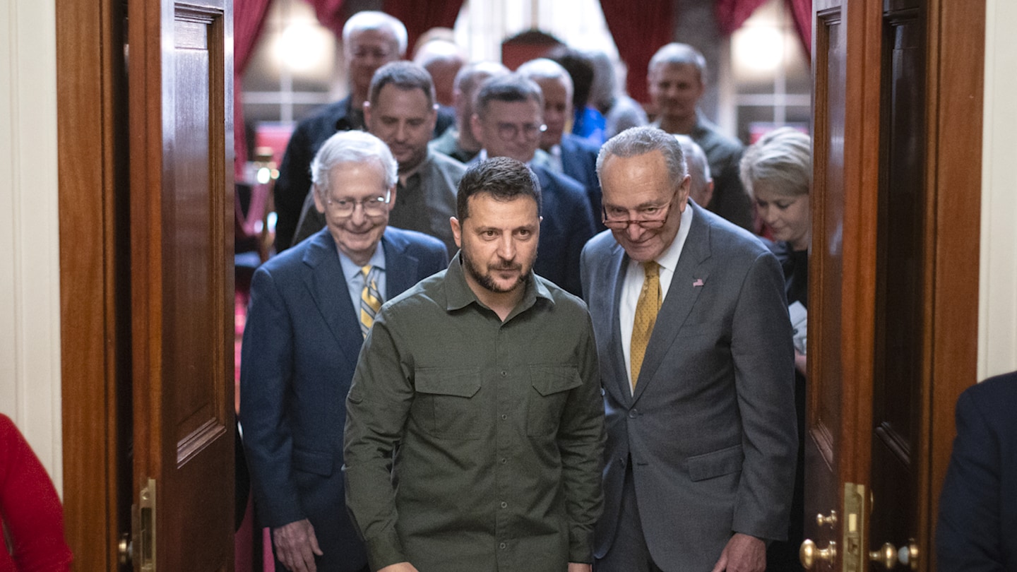"Zelensky-Biden Meeting: Updates on Russia-Ukraine War and Aid Package"
