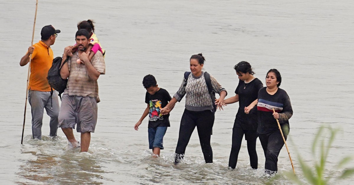 Surge in Migrant Families with Children Crossing US Border in Just Two Months