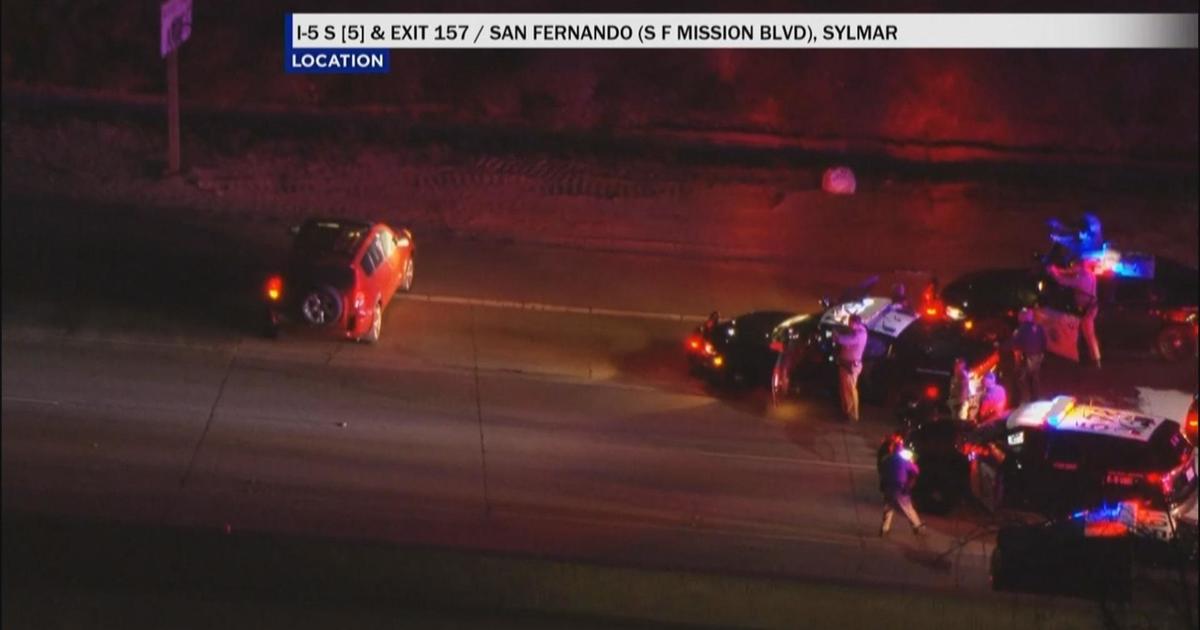 High-speed chase ends in I-5 Freeway standoff.