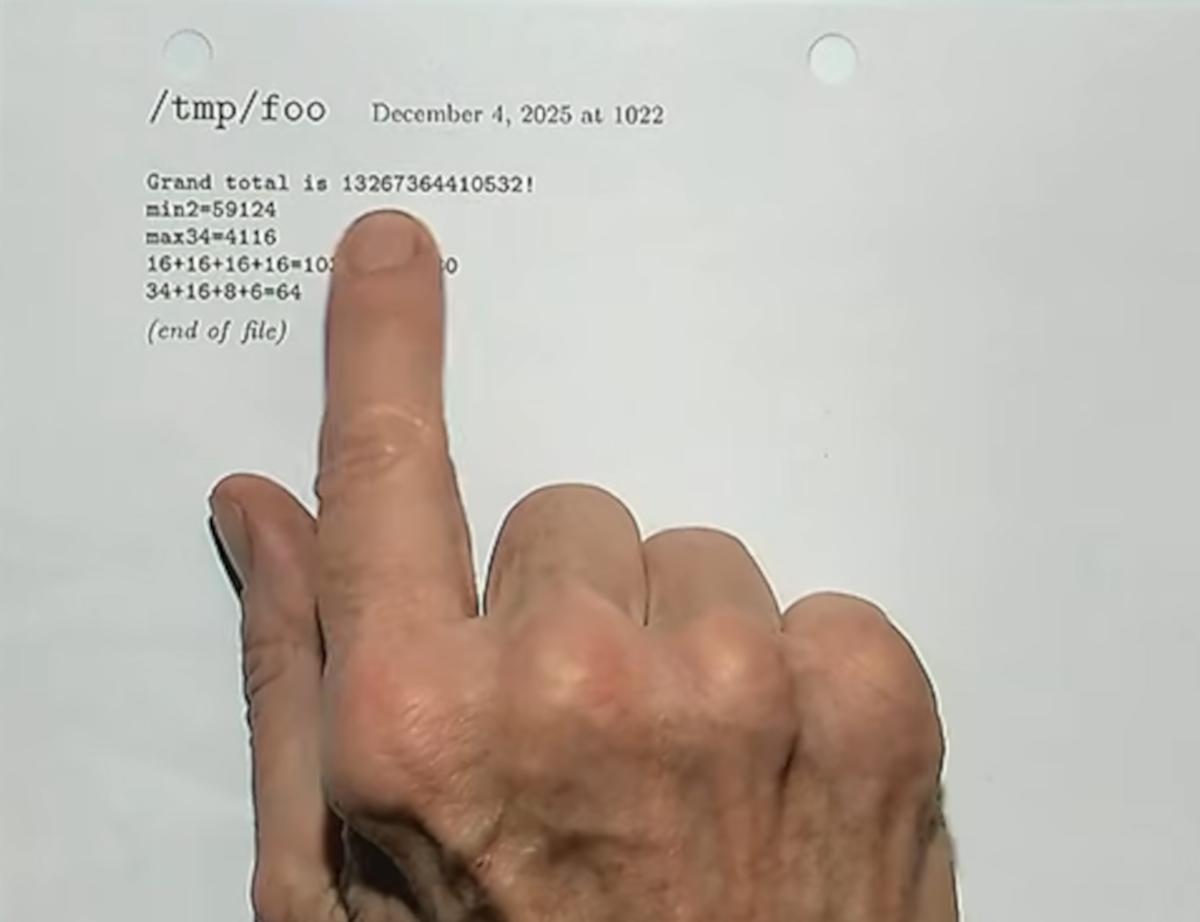 Featured image for Donald Knuth's 2025 Christmas Lecture on Knight's Tours