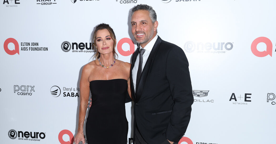 Featured image for "Kyle Richards Opens Up About Marriage Struggles with Mauricio Umansky"