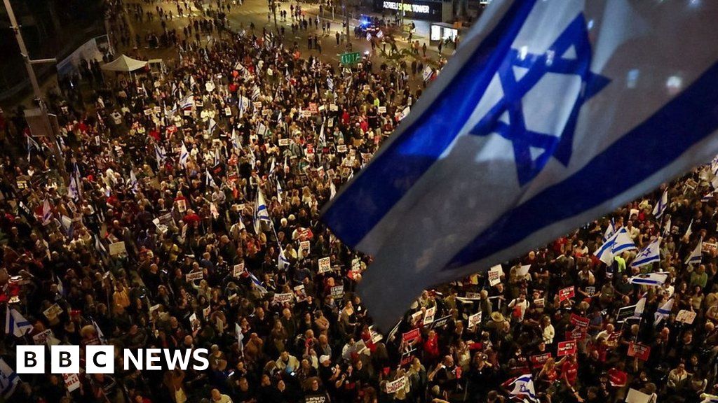 "Mass Protests in Israel Call for Netanyahu's Resignation Amid Gaza Conflict"