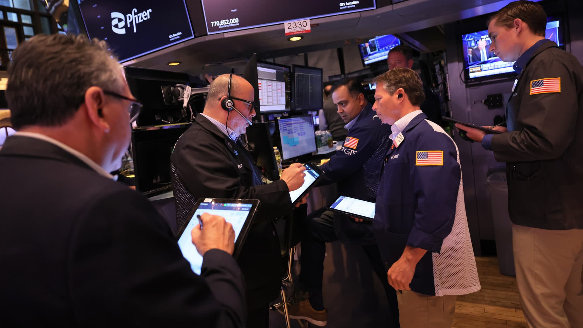 Debt ceiling deal optimism impacts Bitcoin and Treasury yields.
