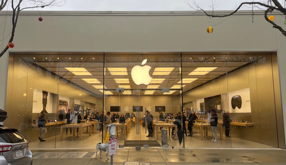 "Charges Filed Against Two Men for Apple Store Thefts in East Bay"