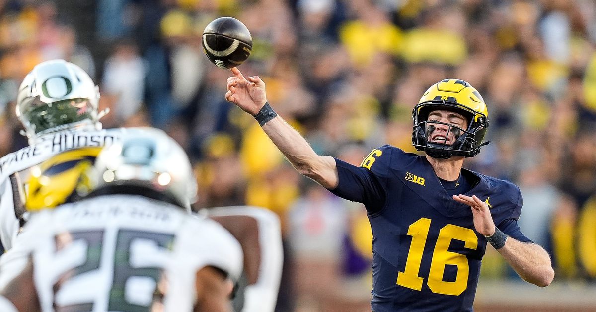 Featured image for Oregon Dominates Michigan, Dashes Wolverines' Playoff Hopes