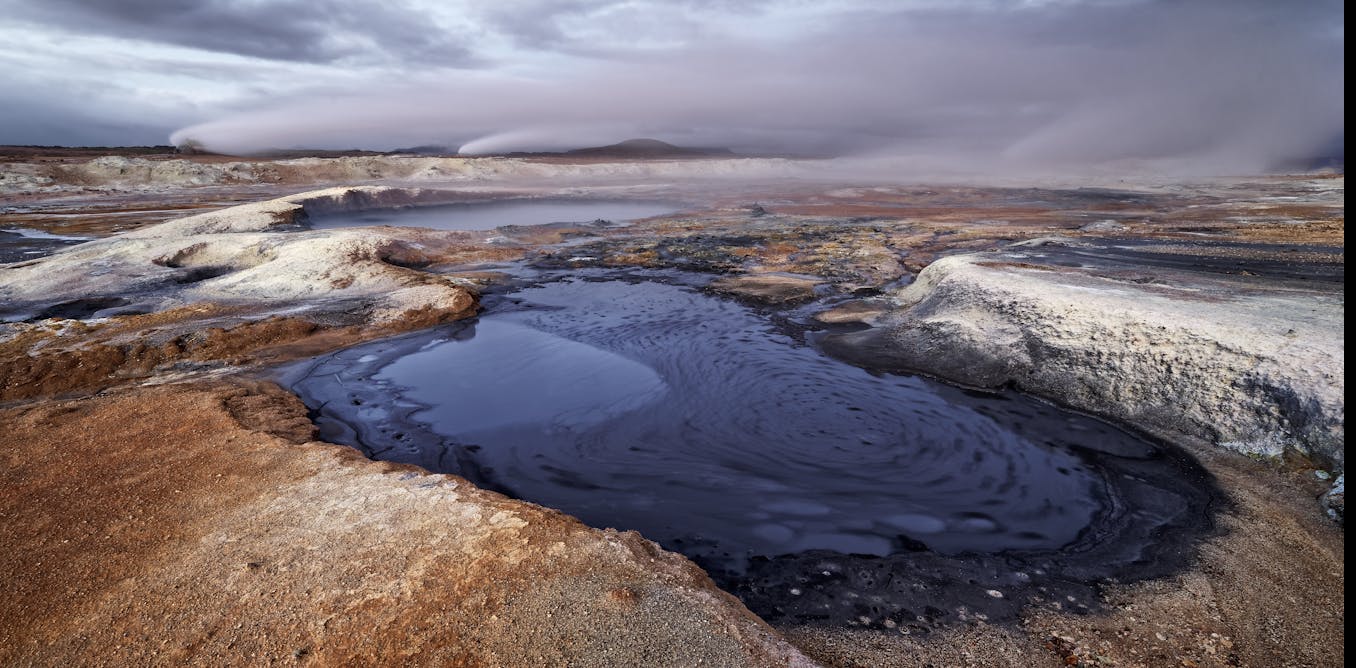 Featured image for "Ancient Crystals Reveal Fresh Water Existed on Earth 4 Billion Years Ago"