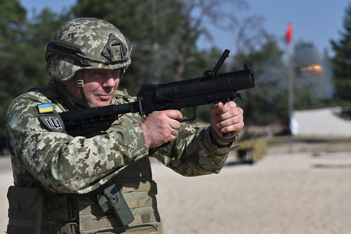 "Zelenskiy's Military Shake-Up: New Army Chief Signals Momentum Amid Split"