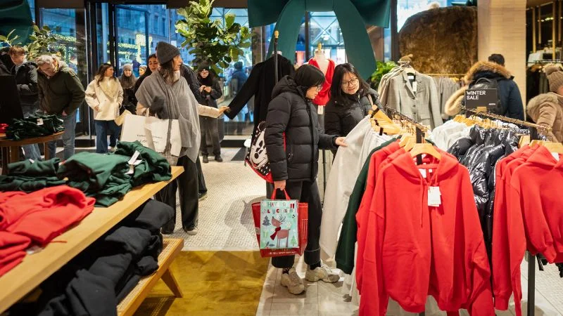 US retail spending stalls in December as inflation and gloom weigh in