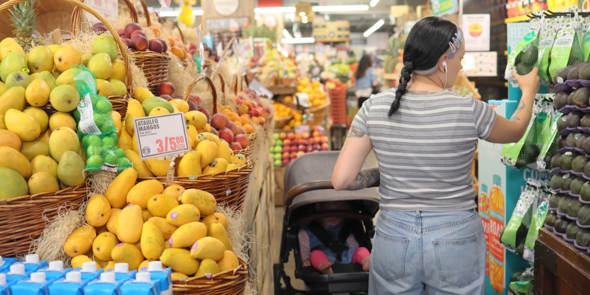 Featured image for "US Inflation Report Challenges Fed's Rate Cut Plans"