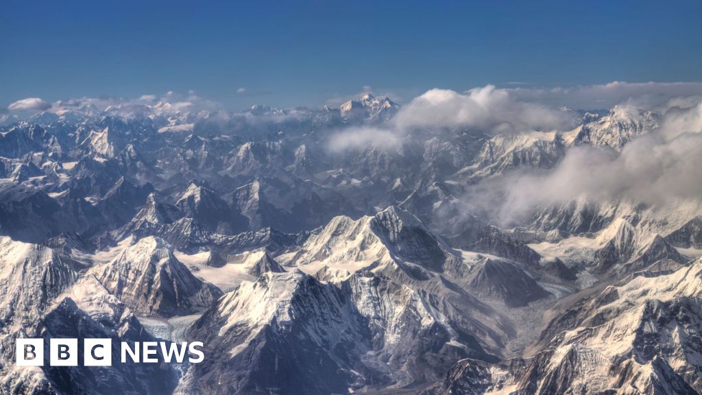 Featured image for Avalanche in Nepal Claims Multiple Lives of Foreign Climbers