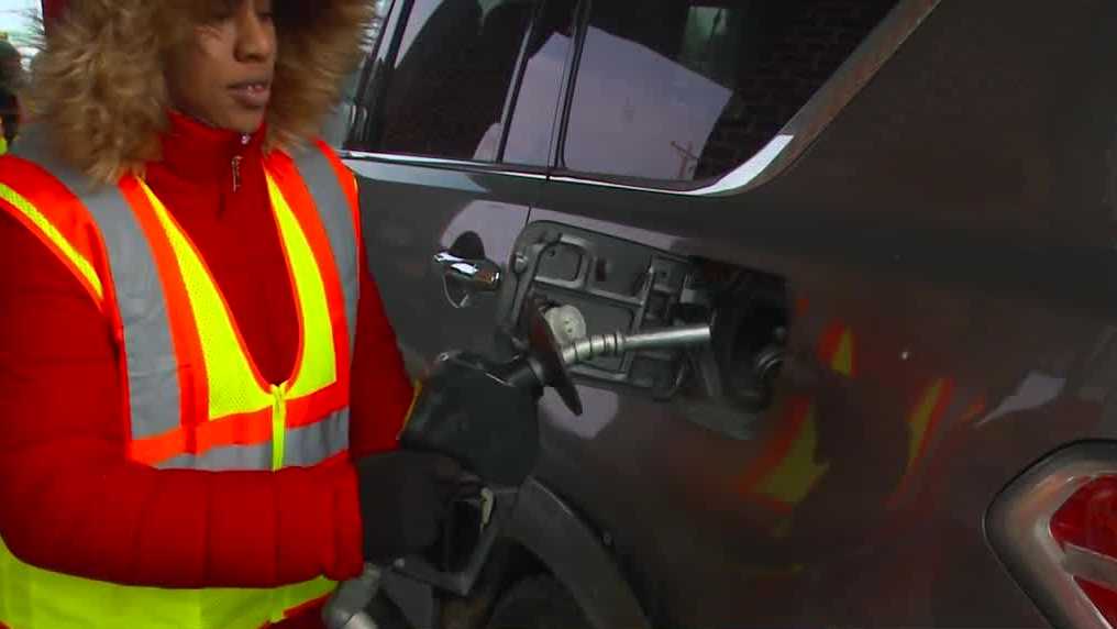 Featured image for "Rev. Rob Johnson's 3rd Annual Gas Giveaway Provides $28,000 Worth of Free Gas in Des Moines"