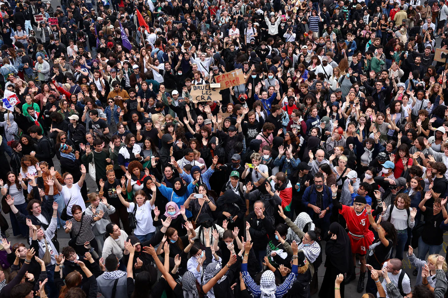 Featured image for France Faces Nationwide 'Block Everything' Protests and Strikes
