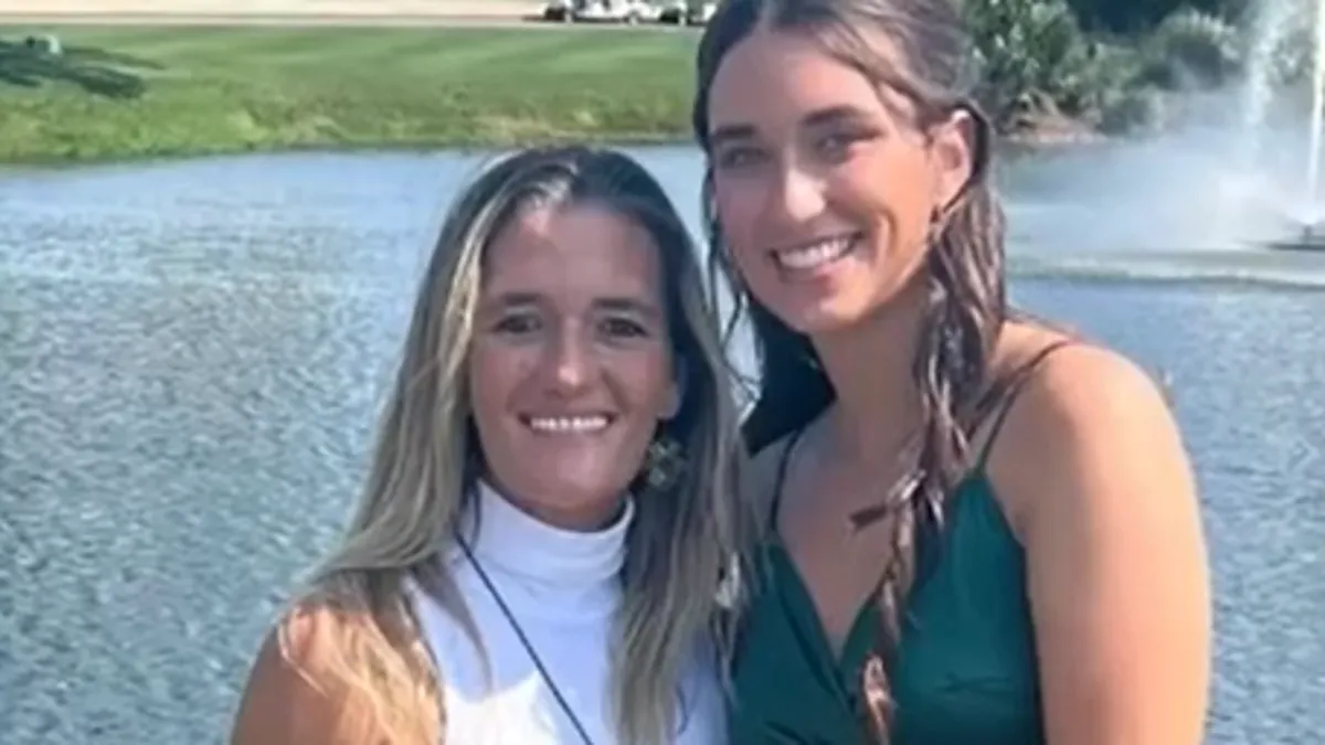 Ex-boyfriend stabs girl 15 times before slitting own throat in Ponte Vedra Beach attack.