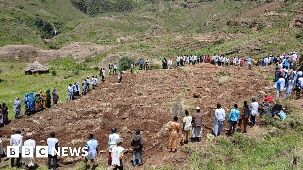 Featured image for Tragic Landslide in Sudan's Darfur Claims Hundreds, Rescue Efforts Ongoing