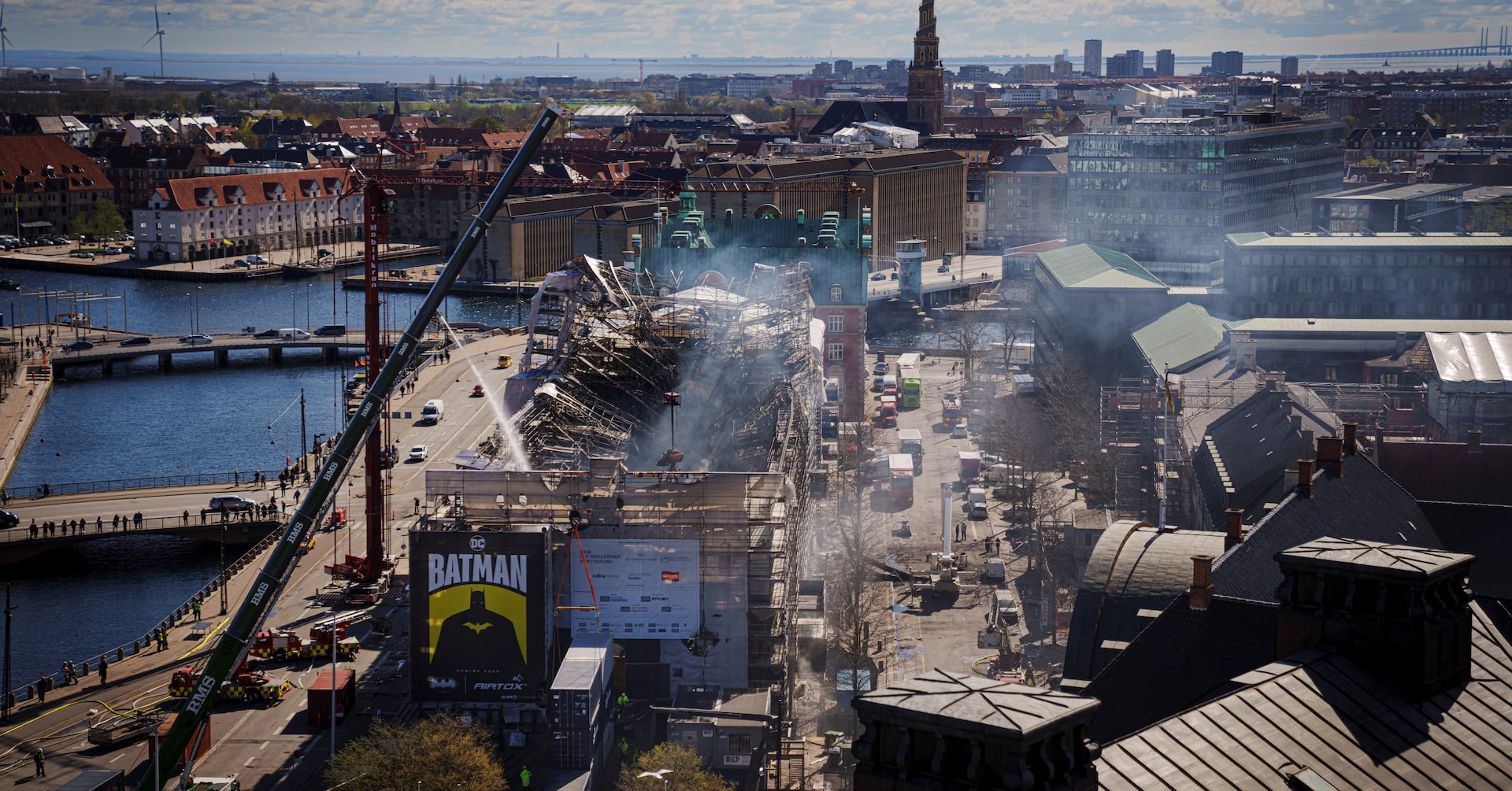 Featured image for "Devastating Fire Engulfs Denmark's Historic Stock Exchange"