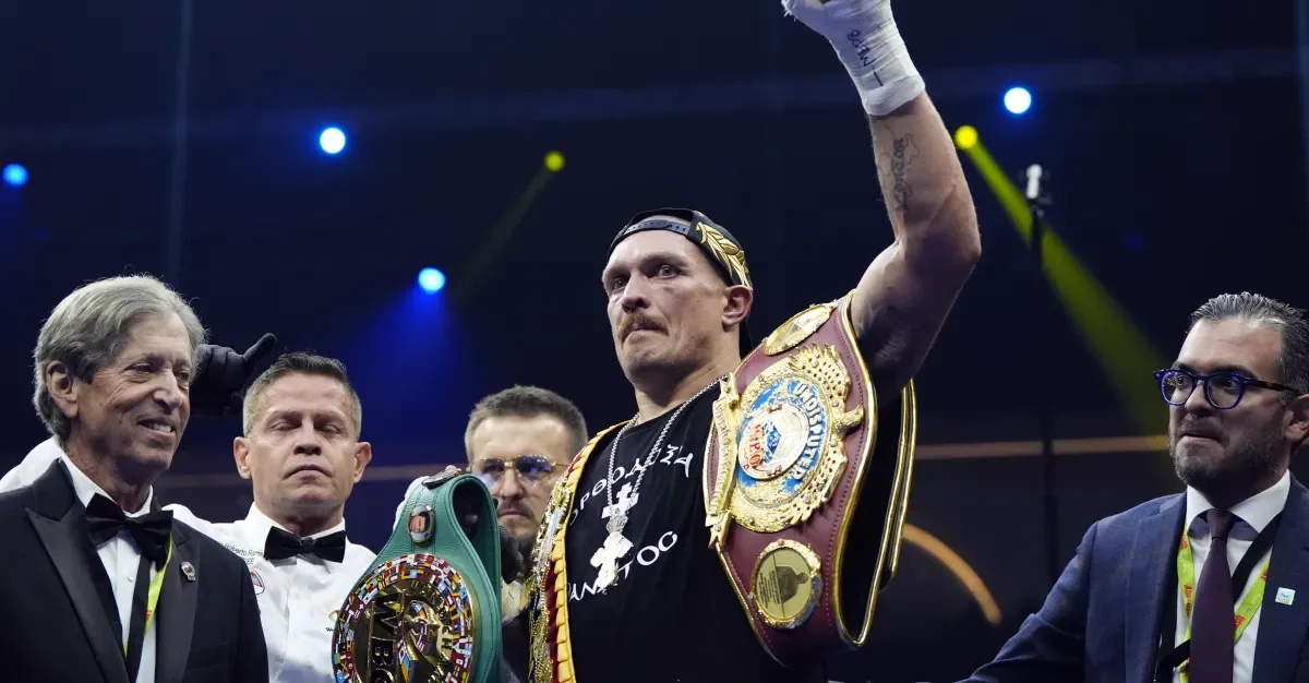 Usyk to defend heavyweight crown against Verhoeven at the Pyramids of Giza