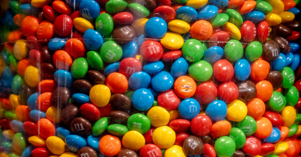 Featured image for Major Snack Brands Commit to Eliminating Artificial Food Dyes by 2027