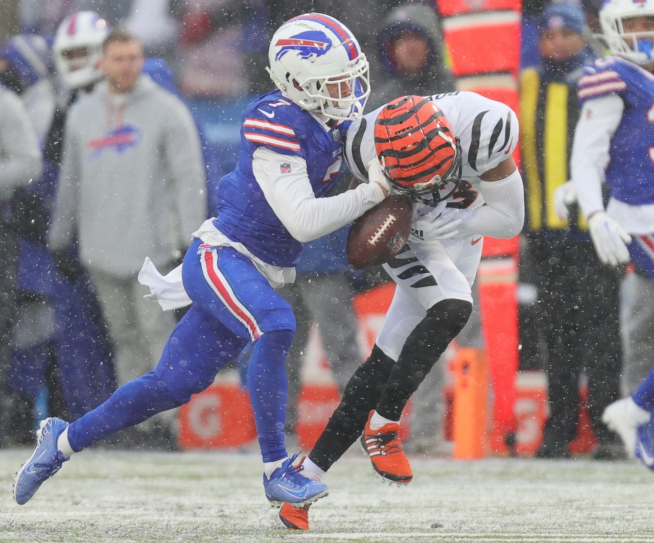 "Bengals' Star WRs Seek Motivation for Showdown with Bills on SNF"