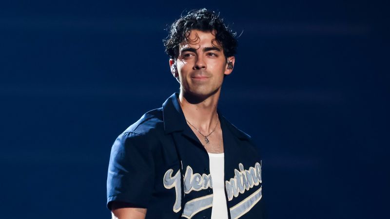 Joe Jonas Opens Up About Divorce and Emotional Rollercoaster During Concert