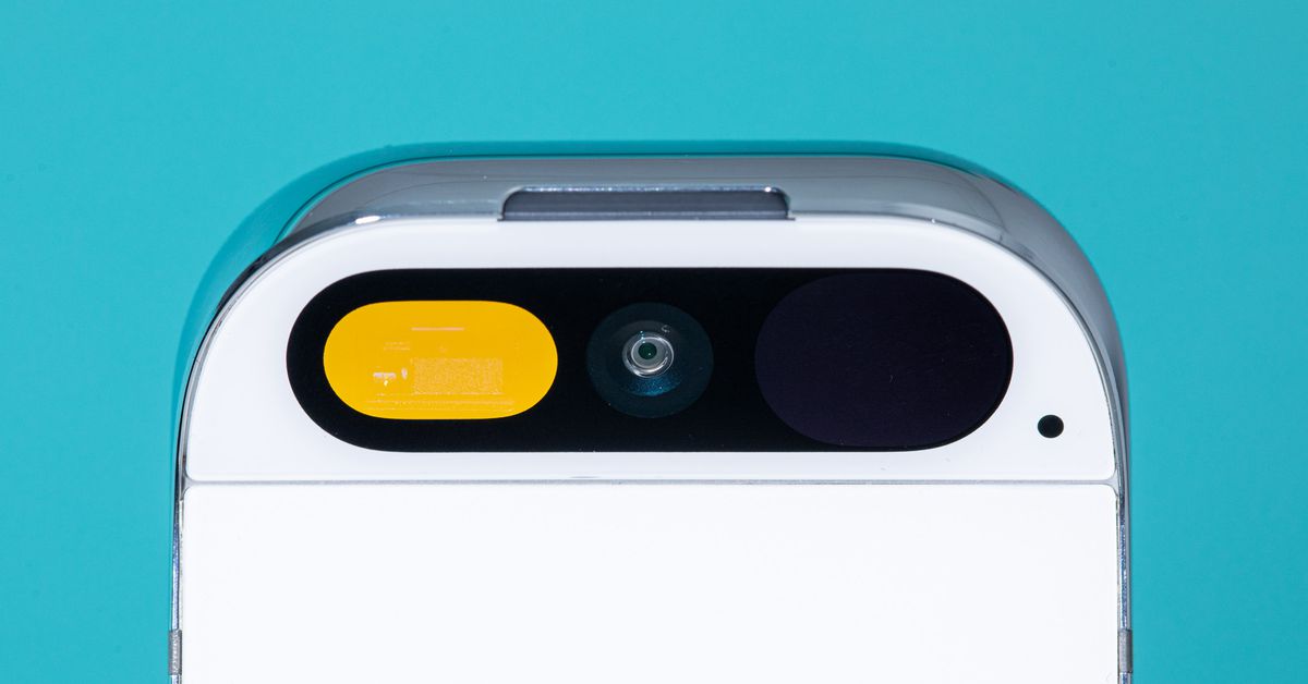 Featured image for "Humane AI Pin Faces Uncertain Future Amid $1 Billion HP Buyout Talks"