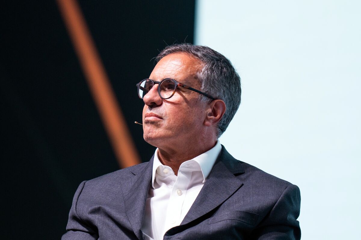 Featured image for "JPMorgan's Pinto Announces Plans to Increase Hiring in 2024"