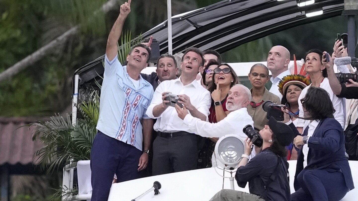 "France and Brazil Presidents Unveil $1.1 Billion Amazon Investment Plan"