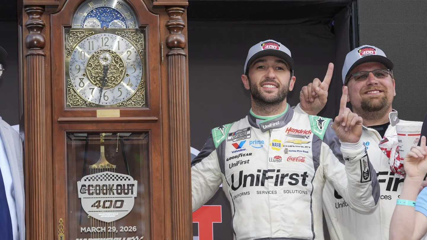 Elliott Snags Early-Season Martinsville Win With Bold Strategy