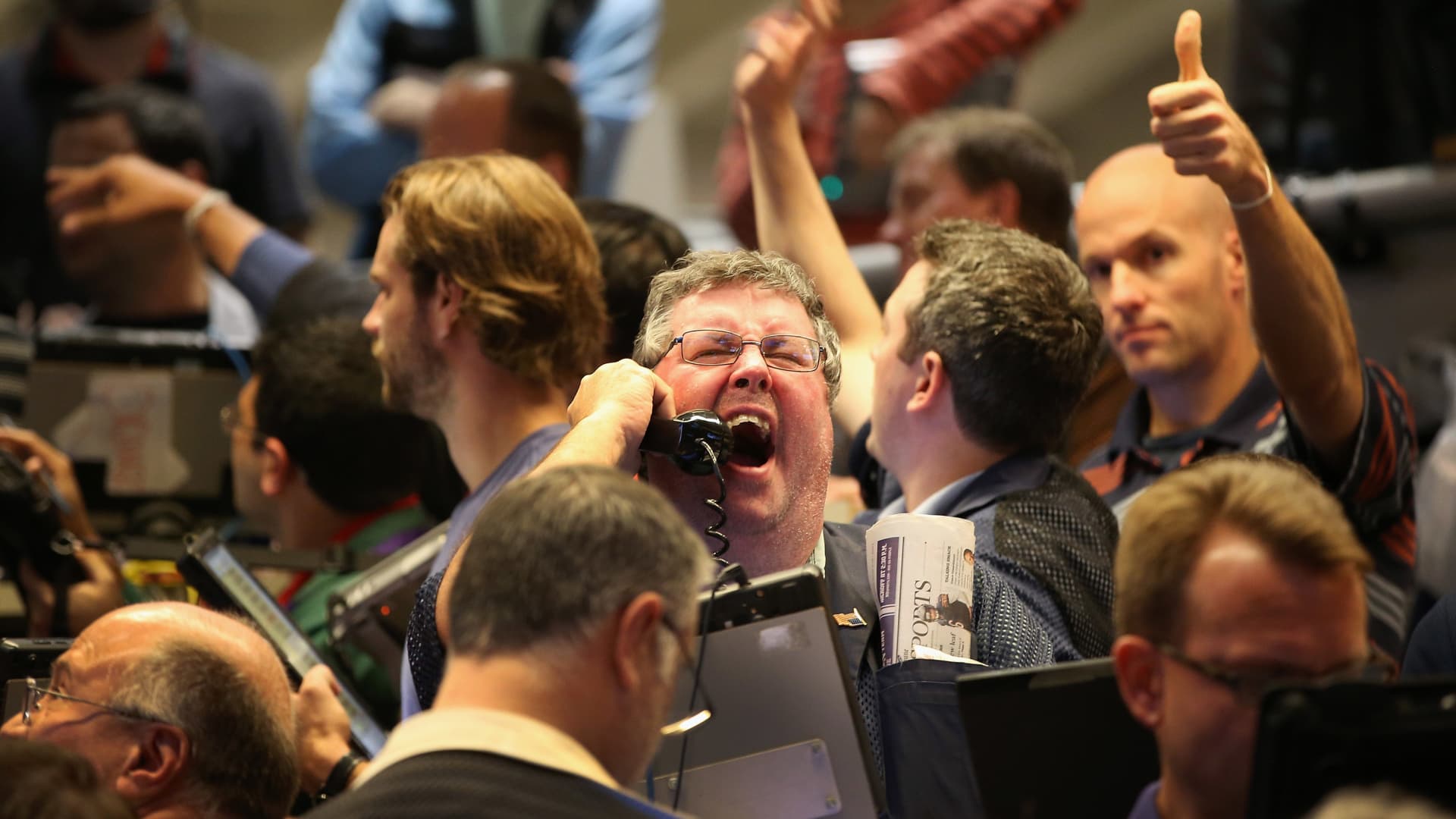 "Treasury Yields Ease as Investors Brace for Key Economic Data"