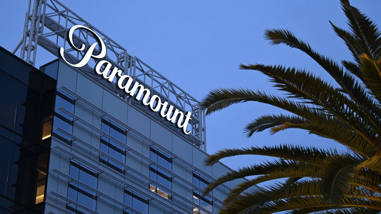 Featured image for "Berkshire Hathaway's Latest Stock Moves: Paramount Dumped, Chevron Bought"