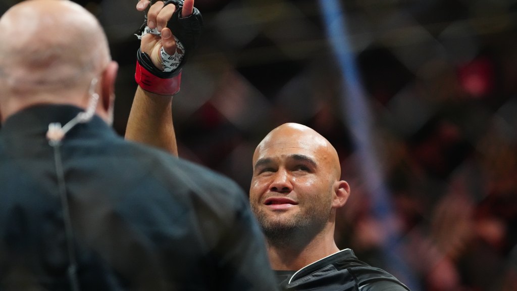 Robbie Lawler's Emotional Retirement Fight Ends in 38-Second Knockout at UFC 290