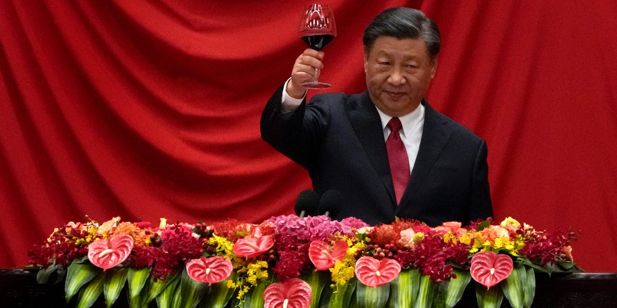 "China's Market Regulator Overhaul: Xi's Focus on Control Amid Stock Market Meltdown"