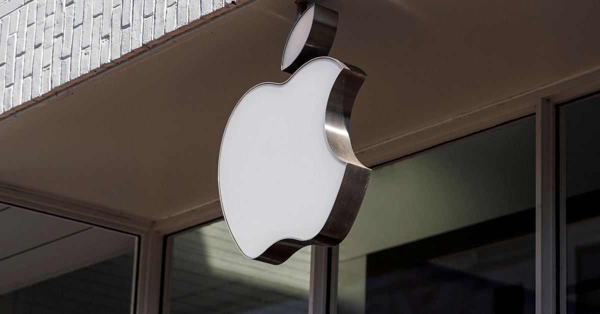 Apple's Sales Slump Continues Despite Beating Expectations