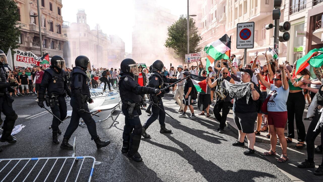 Featured image for Pro-Palestinian Protests Disrupt Final Stage of Spain's Vuelta a Espana