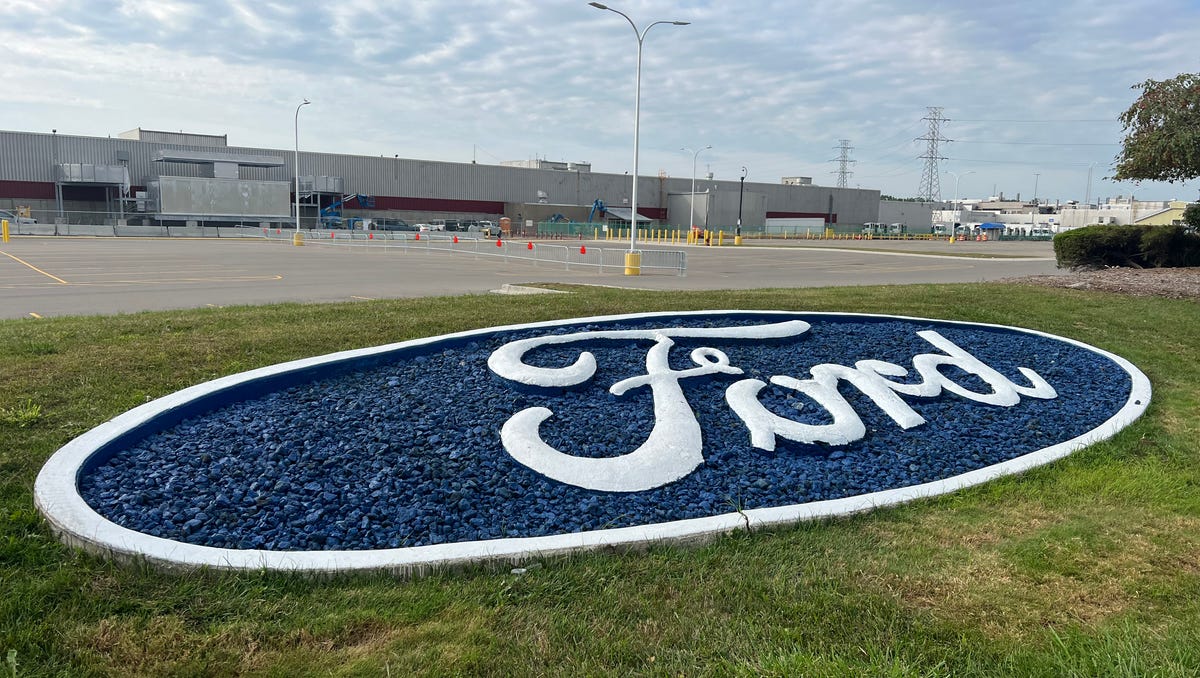 Ford's UAW Contract: $8.8 Billion Costs and Revised Profit Guidance