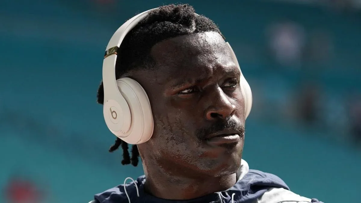 Antonio Brown Returns to Football with Albany Empire in NAL.