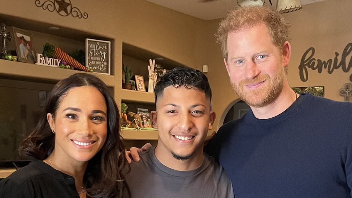 "Prince Harry and Meghan Markle's Heartfelt Visit to Uvalde School Shooting Victim's Family"