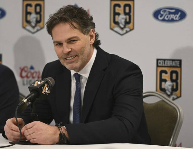 'Pittsburgh Penguins Retire Jaromir Jagr's No. 68 and Offer Free Sandwiches for Mullet Haircuts'