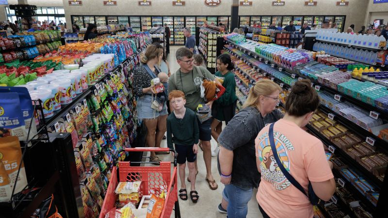 Featured image for U.S. Inflation Rises in June, Increasing Pressure on the Fed