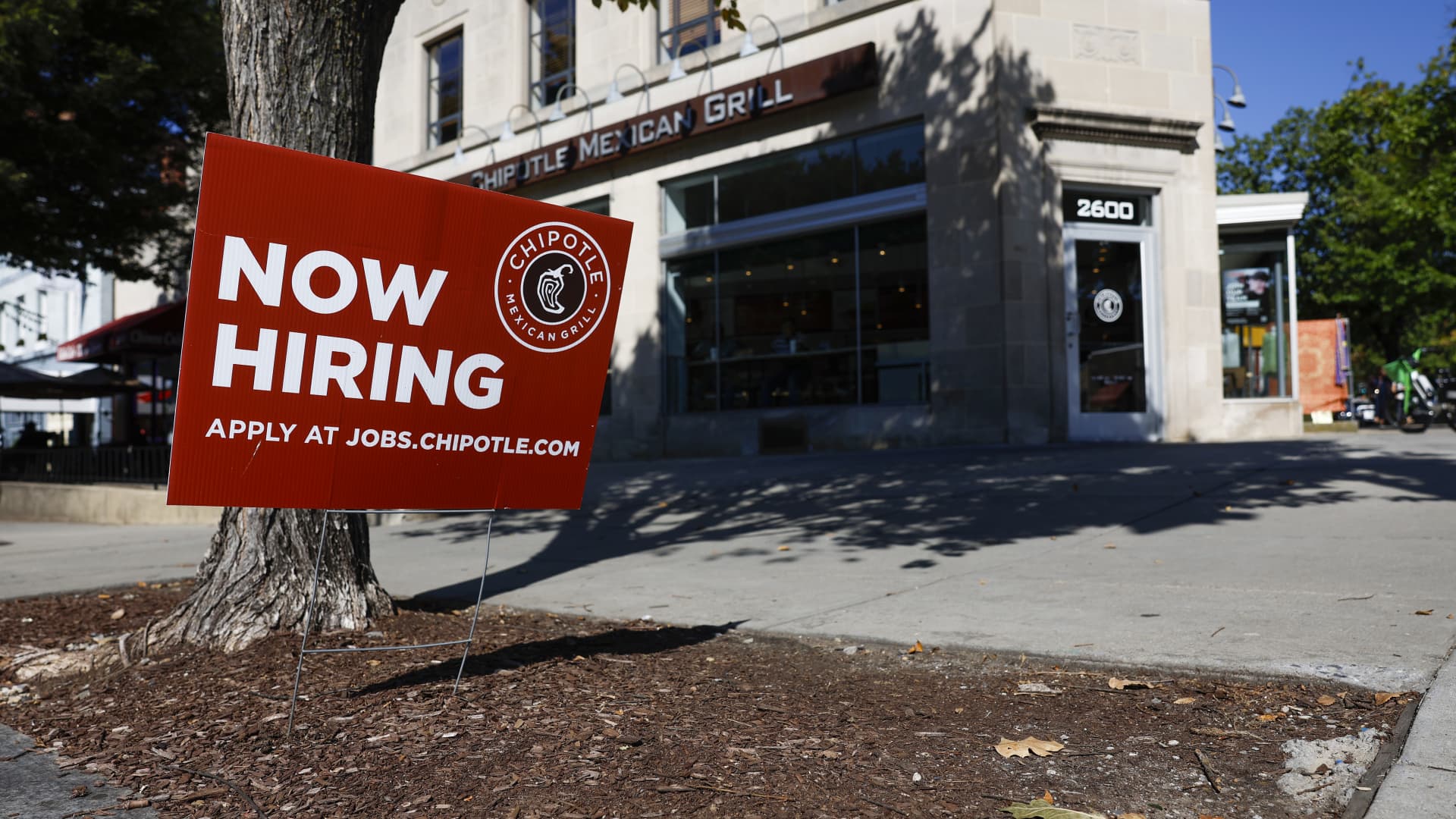 "Chipotle Offers Financial Perks and Student Loan Payoff to Hire 19,000 Gen Z Workers"