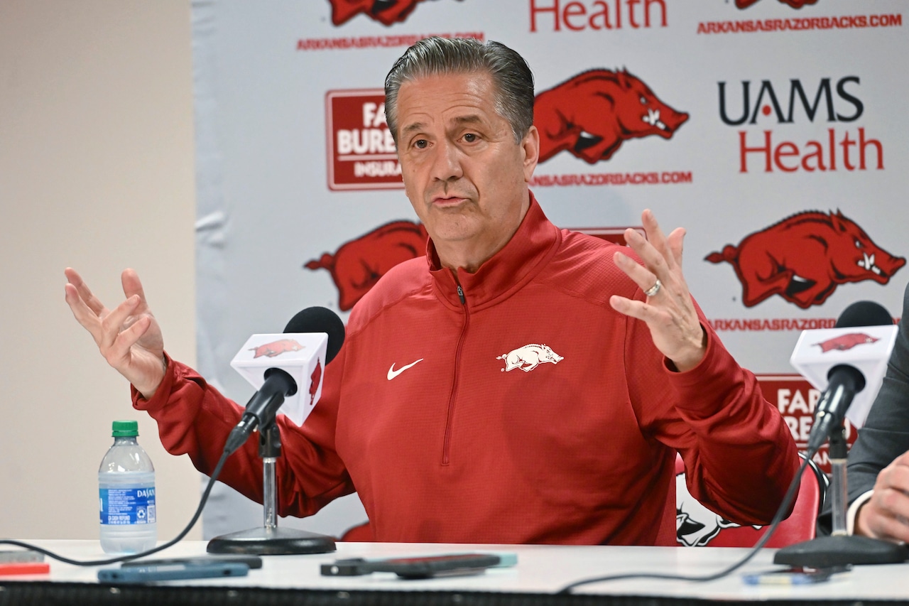 Featured image for "Arkansas Basketball: Calipari's Arrival and Roster Overhaul"