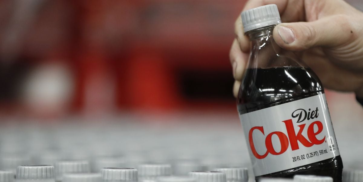 Featured image for "The Risks of Daily Diet Coke Consumption and Artificial Sweeteners on Gut Health and Diabetes Risk"