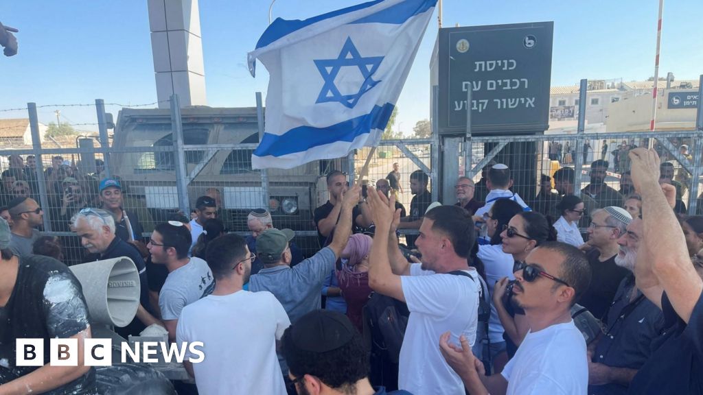 Featured image for Israeli Military Lawyer Resigns Over Detainee Abuse Video Leak