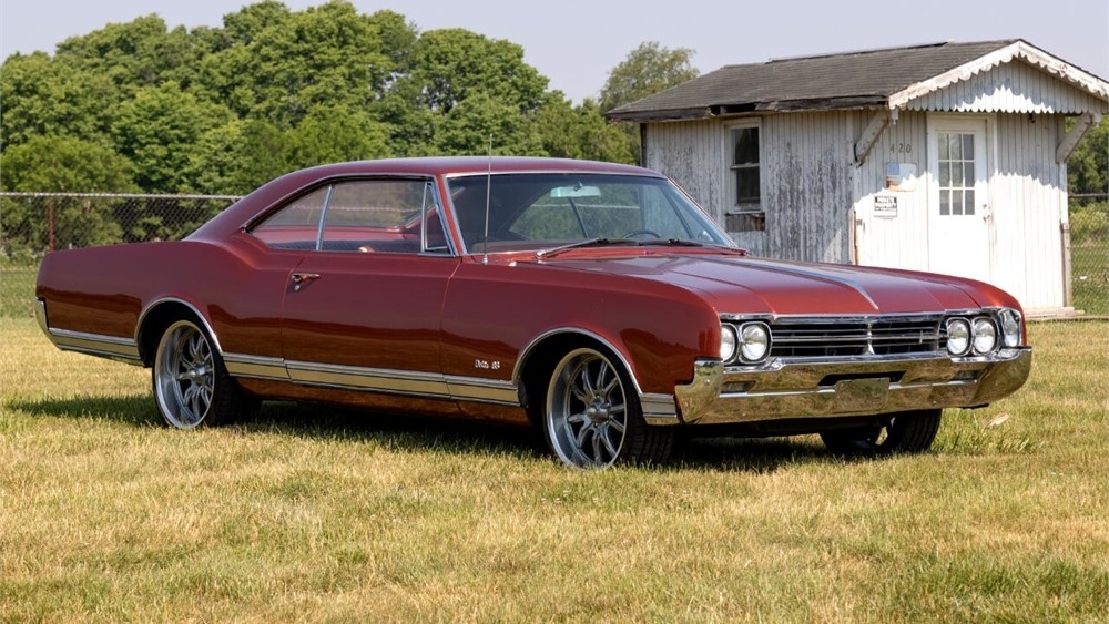 Featured image for Classic Beauty: A Closer Look at the 1966 Oldsmobile Delta 88 Holiday Coupe